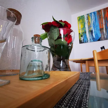 Rose 8 Apartment *